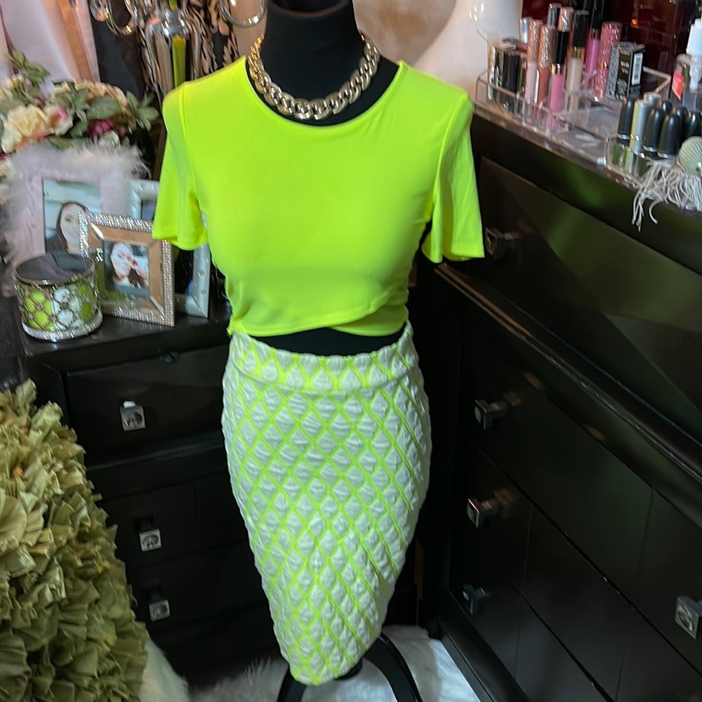 Two piece skirt set